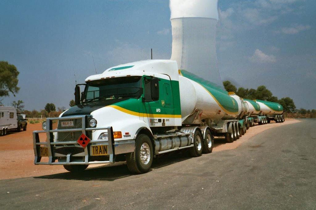 Roadtrain-nuke.jpg