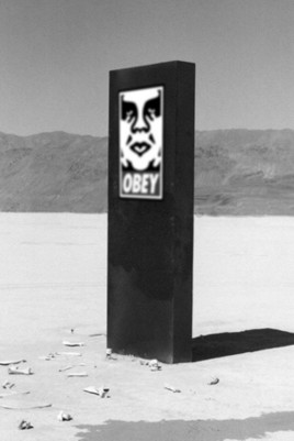 File:MonolithGraffiti.jpg