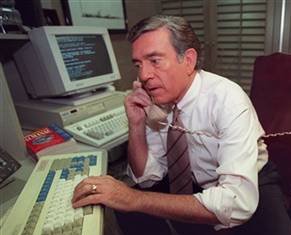 File:Rather Desk.jpg