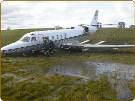 File:CrashedPlane2.jpg