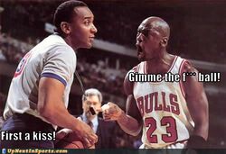 Sports-pictures-michael-jordan-ball-kiss.jpg