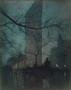 The Daily News Building in a photograph of 1904, taken by Edward Steichen